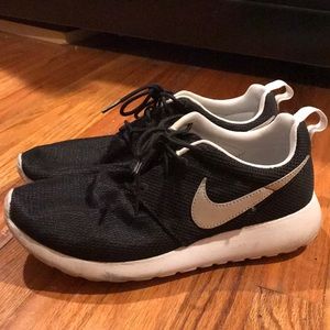 Black Roshe Sneakers